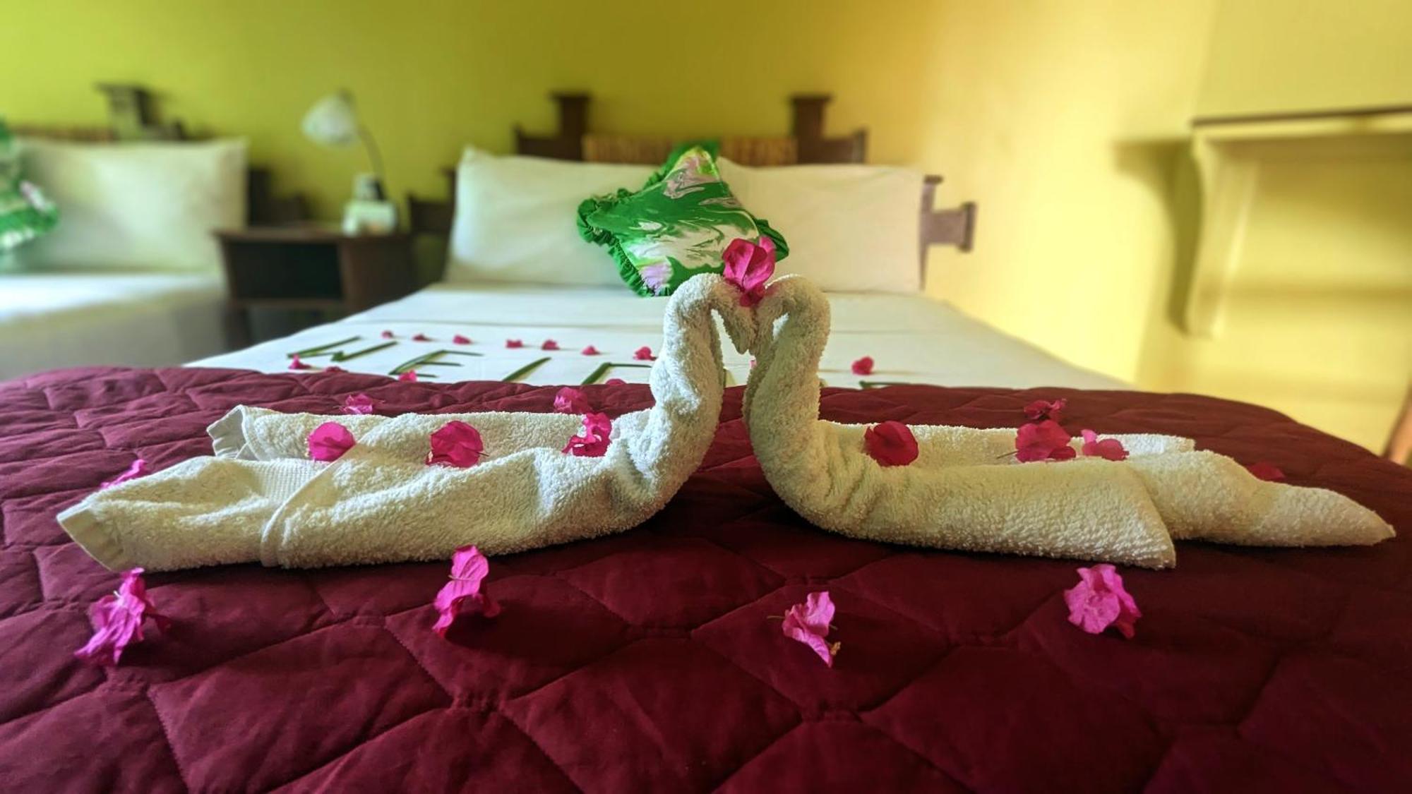 Sunset Lane Hotel Laborie Room photo