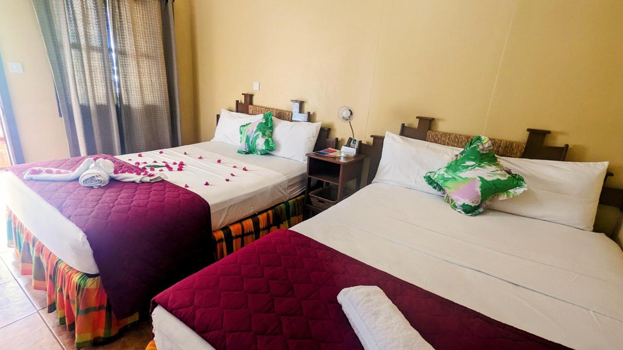 Sunset Lane Hotel Laborie Room photo